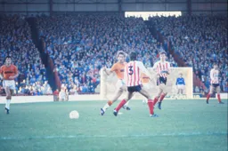 Garry Parker tries to get an attack moving