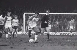 Brian Stein moves through the middle