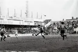 Mal Donaghy lets fly