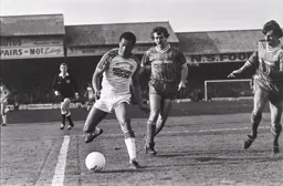 Brian Stein chased down by Alan Kennedy