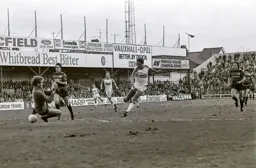 Brian Stein beats the keeper and the post