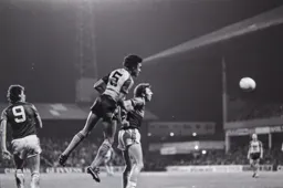 Paul Elliott high off the ground