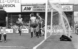 Stoke defenders not happy about the first goal