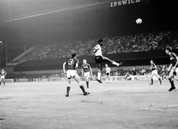 Emeka Nwajiobi with an unopposed header