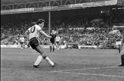 Frankie Bunn tries his luck