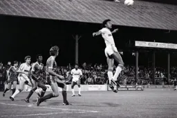 Paul Elliott gets up high