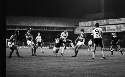 Frankie Bunn lets fly