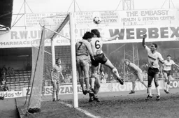 Mal Donaghy tries to get his head to the corner