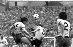 Mick Hartford gets his head in where it hurts