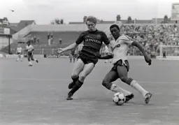 Mitchell Thomas gets in a cross