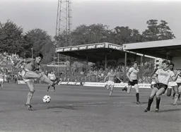 Mick Harford tries his luck