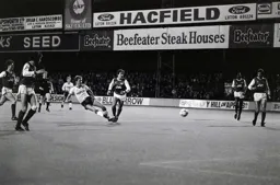 Andy King fires in a shot