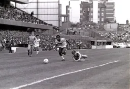 Emeka Nwajiobi makes a run down the right wing