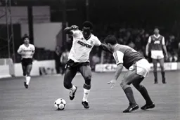 Emeka Nwajiobi takes on Kenny Sansom