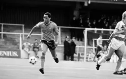 Brian Stein moves forward with the ball