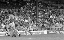 Mal Donaghy lays the ball off