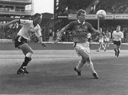 Lars Elstrup controls the ball