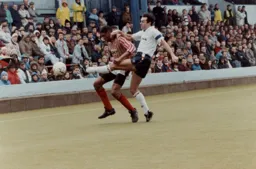 John Dreyer halts Brian Deane`s progress