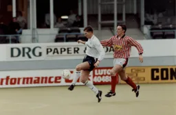 Dave Beaumont is chased by Ian Bryson