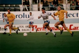 Scott Oakes speeds through the Shrimpers defence