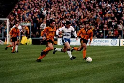 Ceri Hughes on a midfierld charge