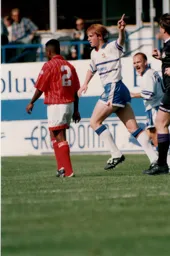 John Hartson off to celebrate his goal