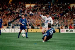 Ceri Hughes is tackled Jakob Kjeldbjerg