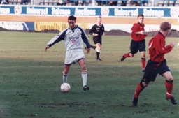 Scott Oakes plays a through ball