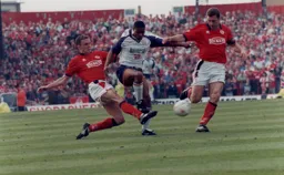 Dwight Marshall under pressure