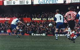 Ceri Hughes lashes in a shot