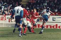 Tony Thorpe tries to add to his tally