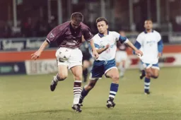 Bontcho fights for the ball