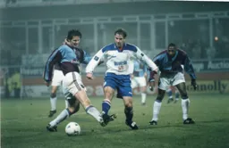 Phil Gray out numbered