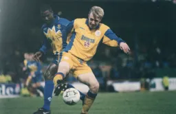 David Oldfield gets in a tangle with Keith Dublin