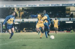 Chris Allen bursts through