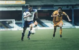 Steve Davis brings the ball forward