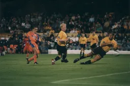 Sean Evers puts Luton 2-1 ahead