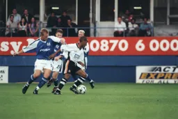 Mark Stein holds off Simon Rea