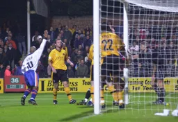 Mark Stein salutes his early goal