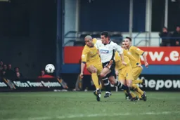 Lee Nogan gets past future Hatter Clarke Carlisle