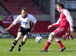 Paul Shepherd up against Danny Williams