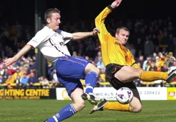 Steve Howard goes close