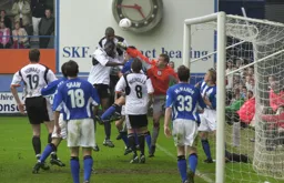 Confusion in the Sheffield Wednesday goalmouth