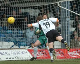 Steve Howard goes close