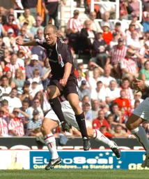 Warren Feeney off the ground