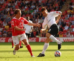 Sol Davis tries some fancy footwork