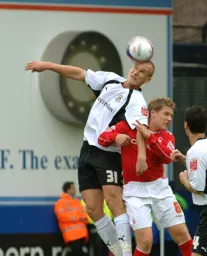 Jaroslaw Fojut jumps highest