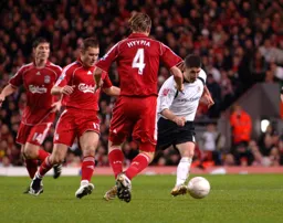 Stephen O'Leary takes on the Liverpool defence