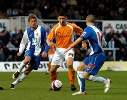 Steve Robinson with the ball