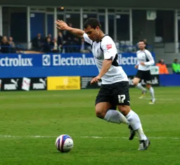 Lewis Emanuel shoots!